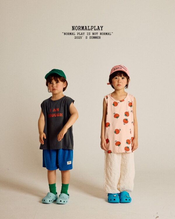 (預購) Normal play- 英文標語背心上衣