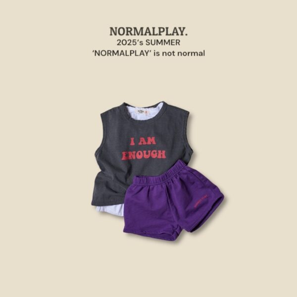 (預購) Normal play- 英文標語背心上衣