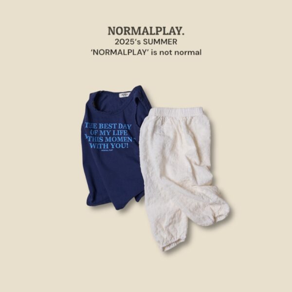 (預購) Normal play- 英文標語無袖背心上衣