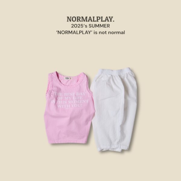 (預購) Normal play- 英文標語無袖背心上衣