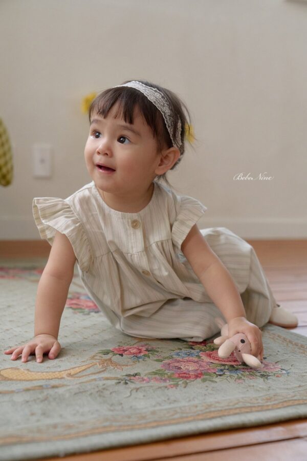 26SS 韓國童裝 直條紋小飛袖排扣連身裝