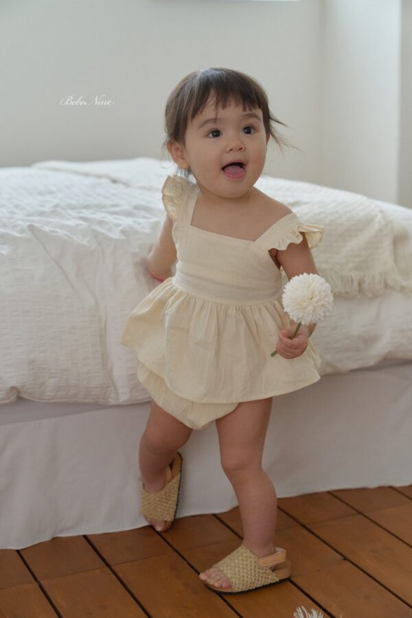 26SS 韓國童裝 小荷葉肩袖A字背心包屁褲套裝