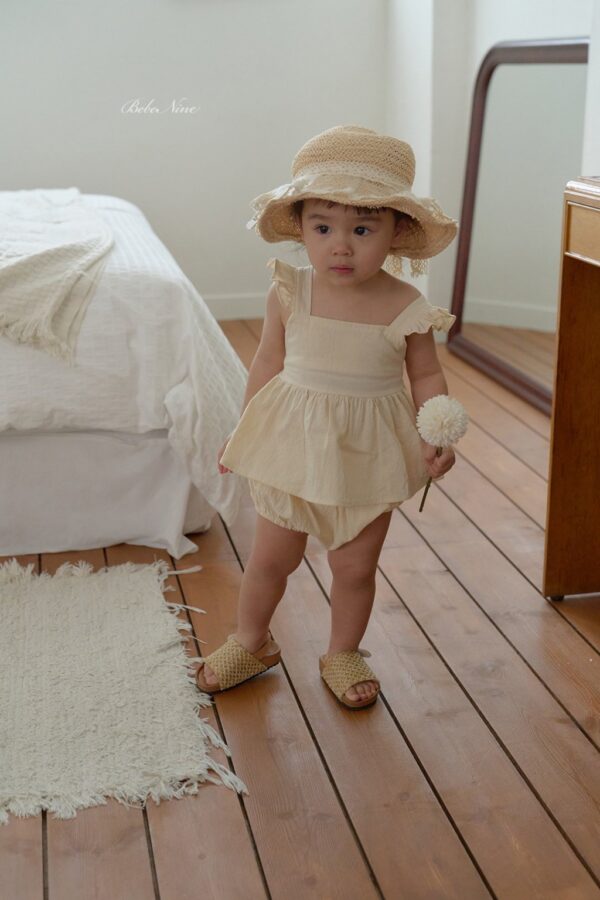 26SS 韓國童裝 小荷葉肩袖A字背心包屁褲套裝