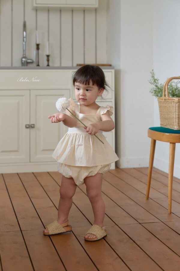 26SS 韓國童裝 小荷葉肩袖A字背心包屁褲套裝