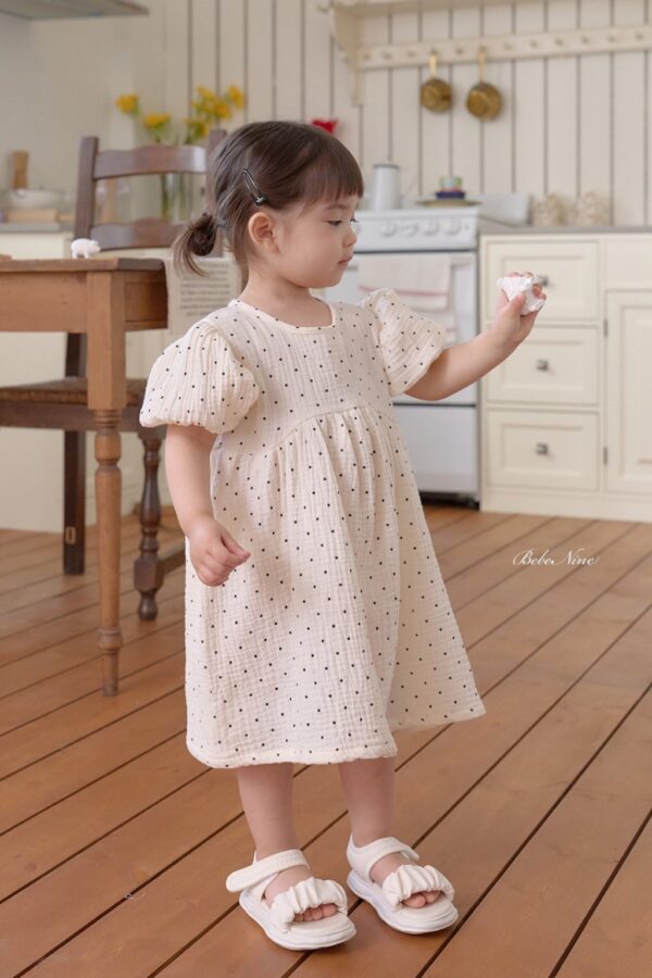 26SS 韓國童裝 圓點點小澎袖連身裙