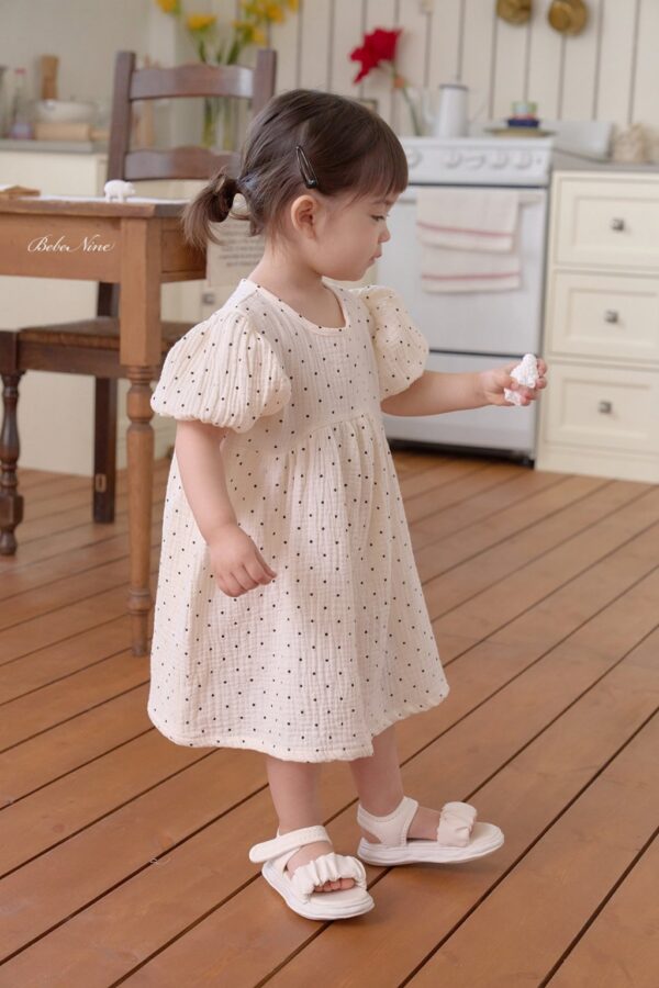 26SS 韓國童裝 圓點點小澎袖連身裙