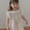 26SS 韓國童裝 蕾絲花瓣領飛袖連身裙