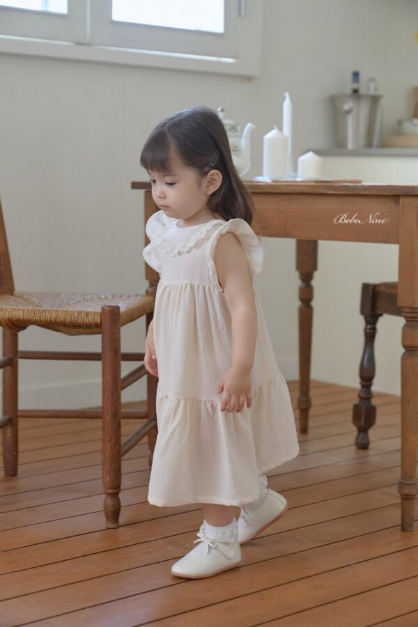 26SS 韓國童裝 蕾絲花瓣領飛袖連身裙