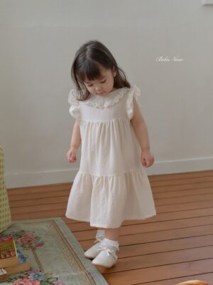 26SS 韓國童裝 蕾絲花瓣領飛袖連身裙