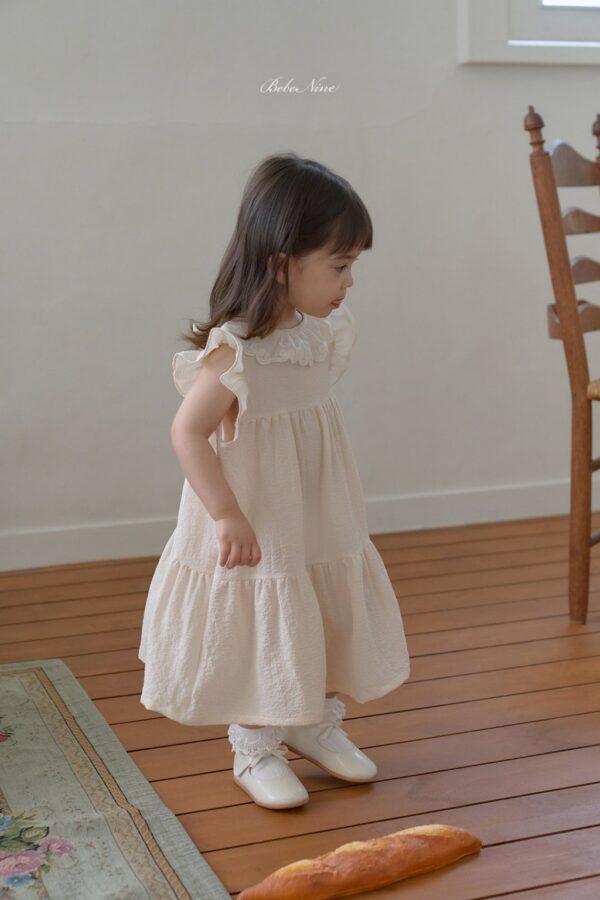 26SS 韓國童裝 蕾絲花瓣領飛袖連身裙