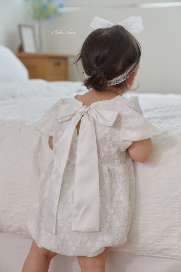 26SS 韓國童裝 蕾絲小花後綁蝴蝶結包屁