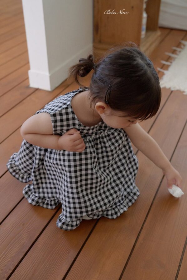 26SS 韓國童裝 格紋荷葉邊寬襬背心上衣