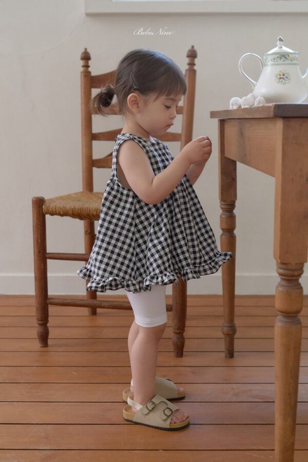 26SS 韓國童裝 格紋荷葉邊寬襬背心上衣