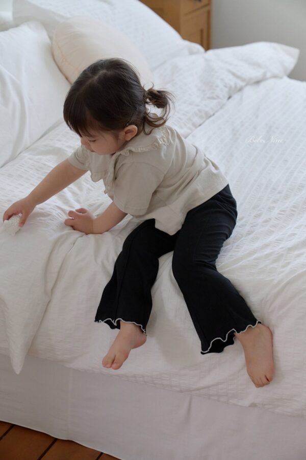 26SS 韓國童裝 拼色捲邊鬆緊喇叭長褲