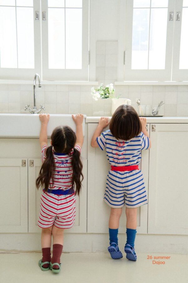 26SS 韓國童裝 橫條紋圓領拚色上下套裝