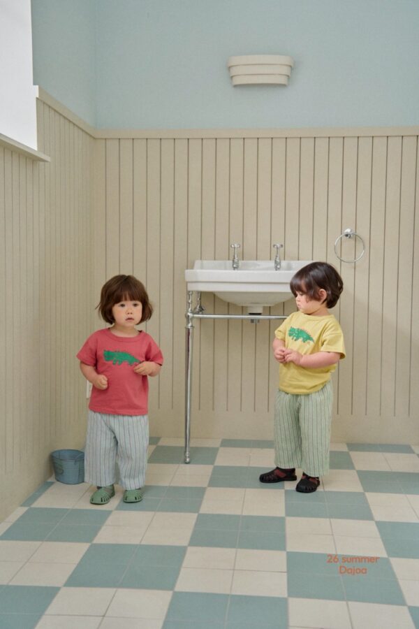 26SS 韓國童裝 鱷魚上衣直條紋長褲套裝