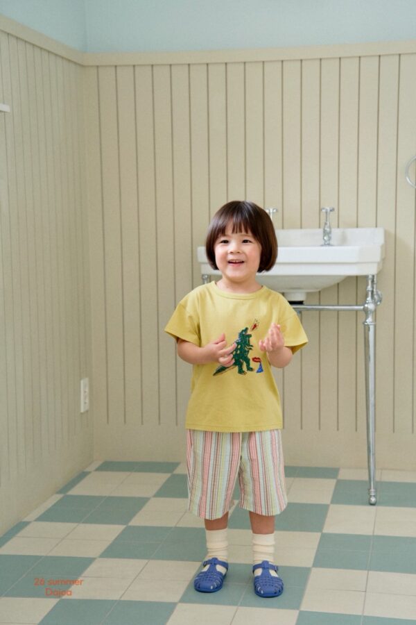 26SS 韓國童裝 噴火恐龍上衣直條紋短褲套裝