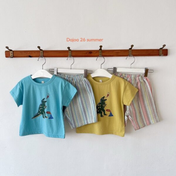 26SS 韓國童裝 噴火恐龍上衣直條紋短褲套裝