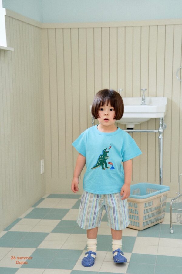 26SS 韓國童裝 噴火恐龍上衣直條紋短褲套裝