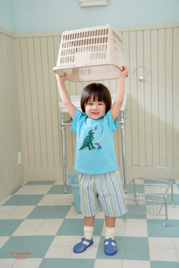 26SS 韓國童裝 噴火恐龍上衣直條紋短褲套裝