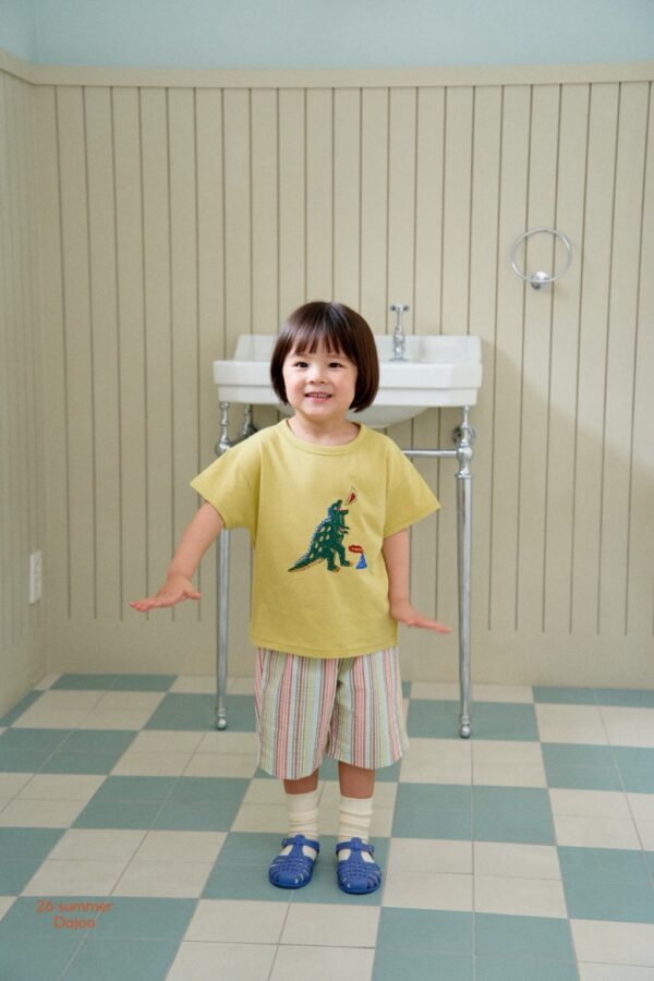 26SS 韓國童裝 噴火恐龍上衣直條紋短褲套裝