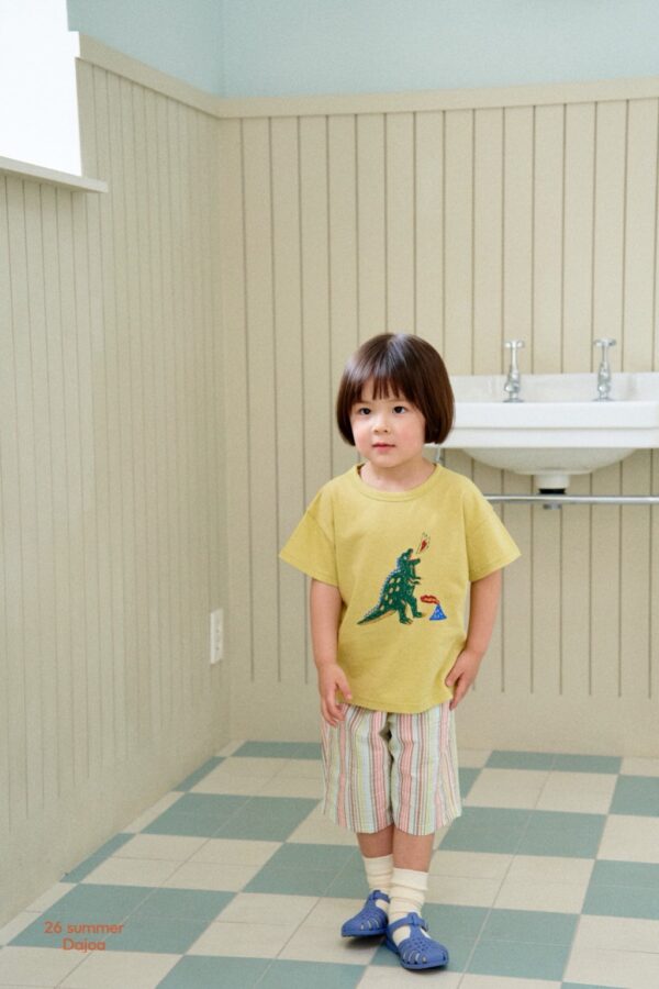 26SS 韓國童裝 噴火恐龍上衣直條紋短褲套裝