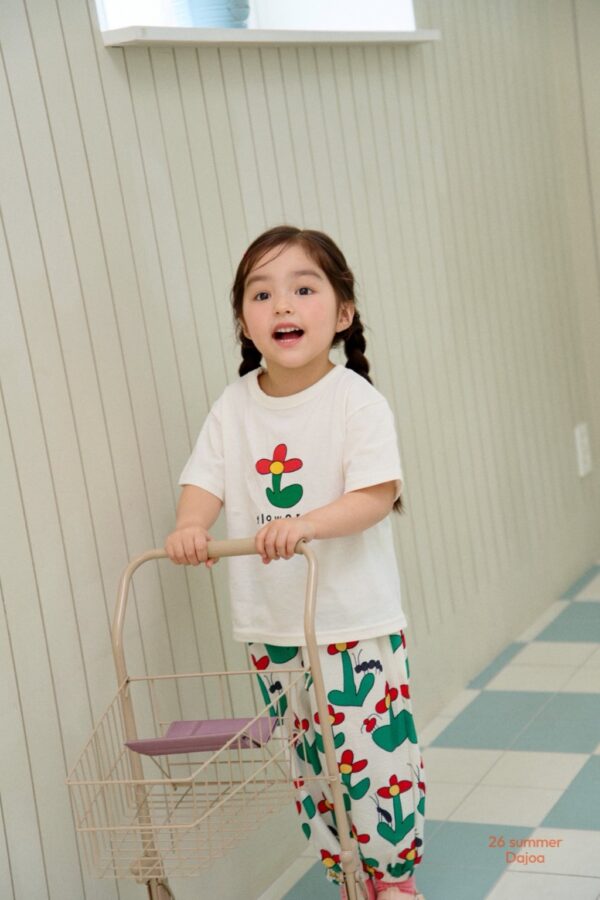 26SS 韓國童裝 三片花瓣小花上衣滿版長褲套裝