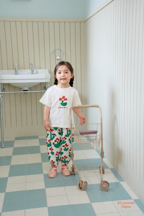 26SS 韓國童裝 三片花瓣小花上衣滿版長褲套裝
