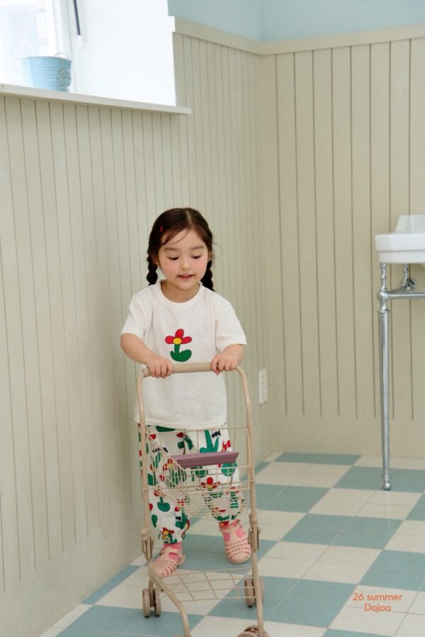 26SS 韓國童裝 三片花瓣小花上衣滿版長褲套裝