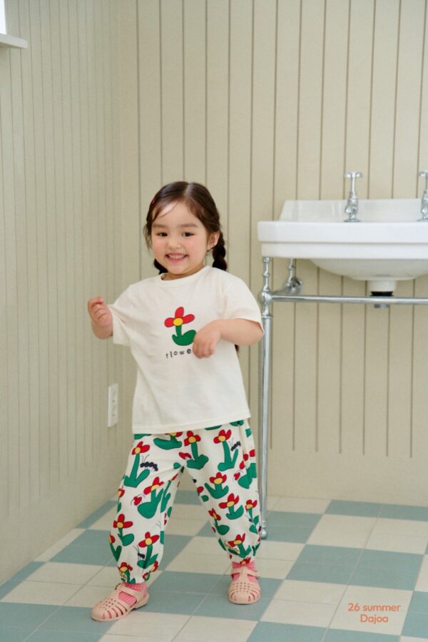 26SS 韓國童裝 三片花瓣小花上衣滿版長褲套裝