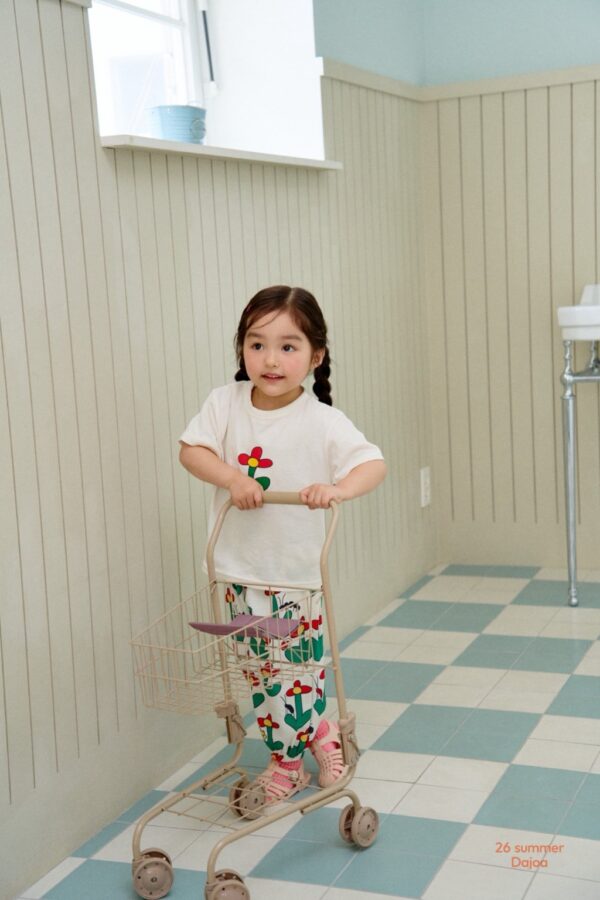 26SS 韓國童裝 三片花瓣小花上衣滿版長褲套裝