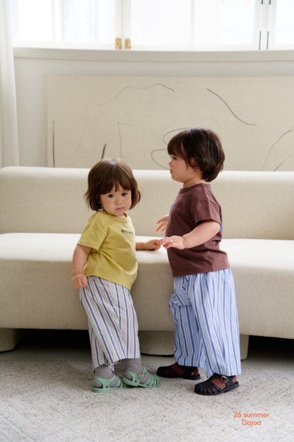 26SS 韓國童裝 ONLY AMOR短袖上衣直條紋長寬褲套裝