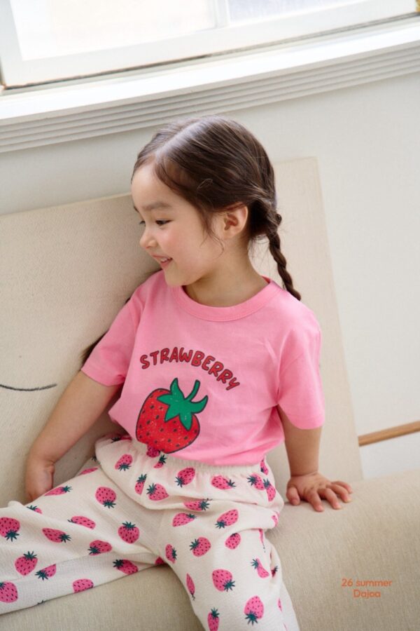 26SS 韓國童裝 大草莓上衣滿版草莓長褲套裝
