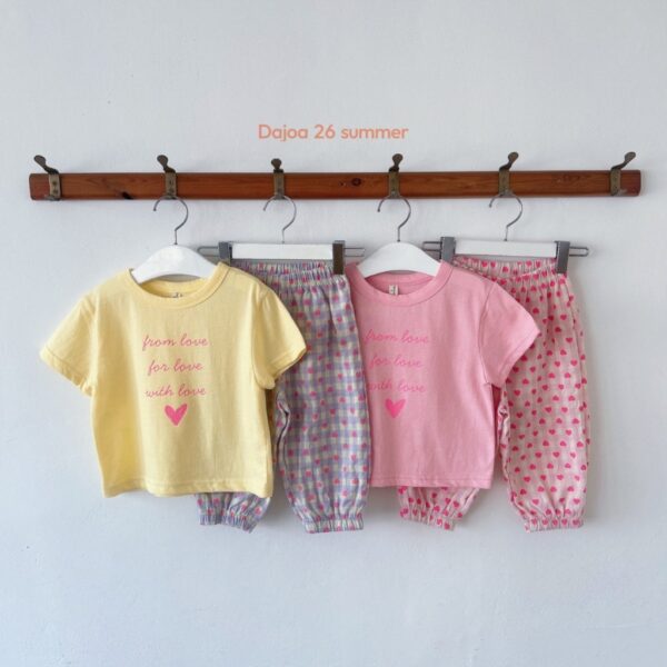 26SS 韓國童裝 甜蜜愛心上衣滿版心縮口長褲套裝