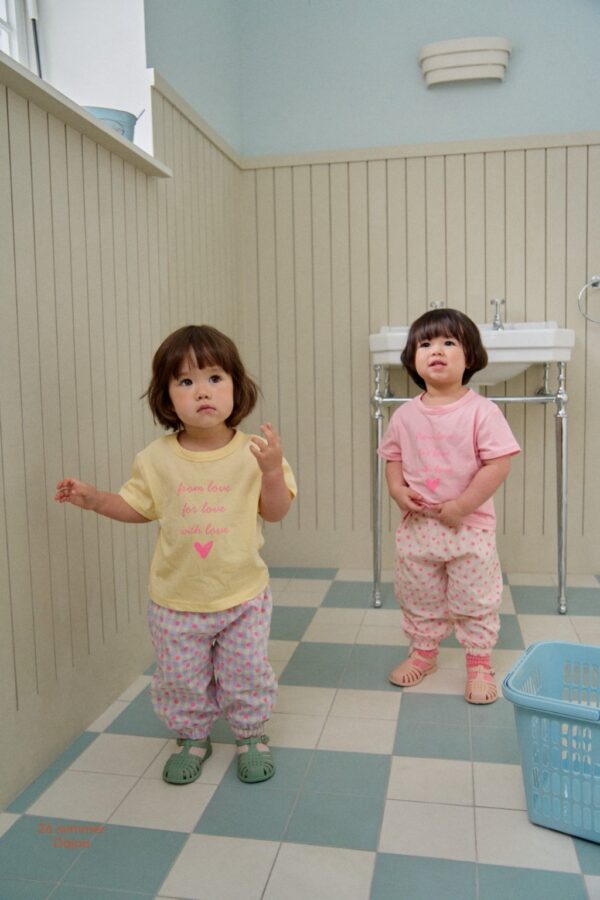 26SS 韓國童裝 甜蜜愛心上衣滿版心縮口長褲套裝