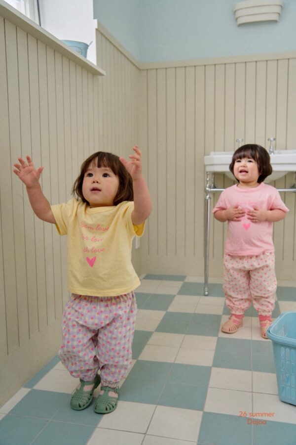 26SS 韓國童裝 甜蜜愛心上衣滿版心縮口長褲套裝