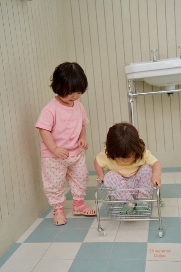 26SS 韓國童裝 甜蜜愛心上衣滿版心縮口長褲套裝