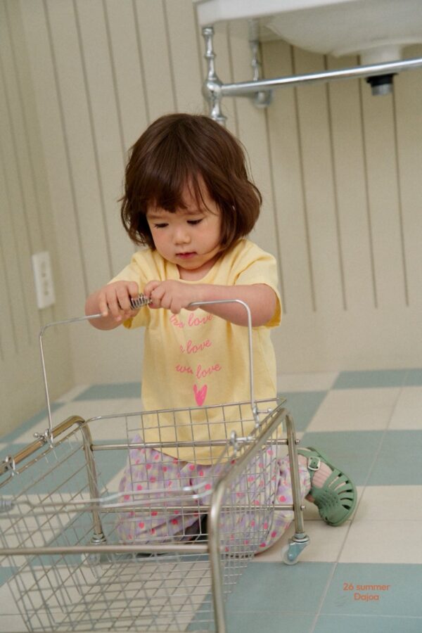 26SS 韓國童裝 甜蜜愛心上衣滿版心縮口長褲套裝