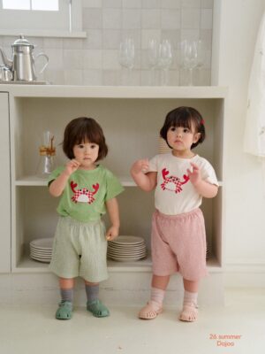 DM_20260406110849_001 26SS 韓國童裝 格紋螃蟹上衣皺皺八分褲套裝