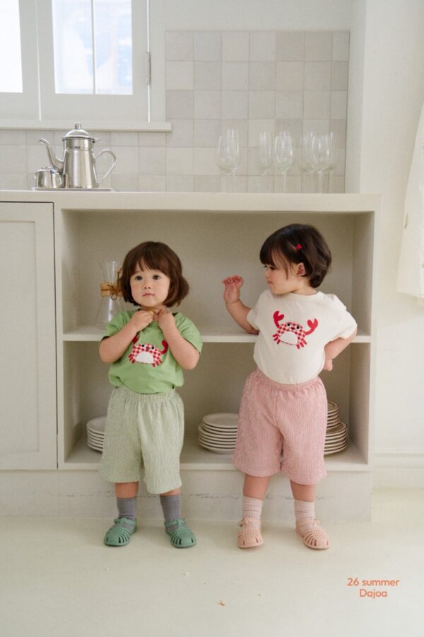 26SS 韓國童裝 格紋螃蟹上衣皺皺八分褲套裝